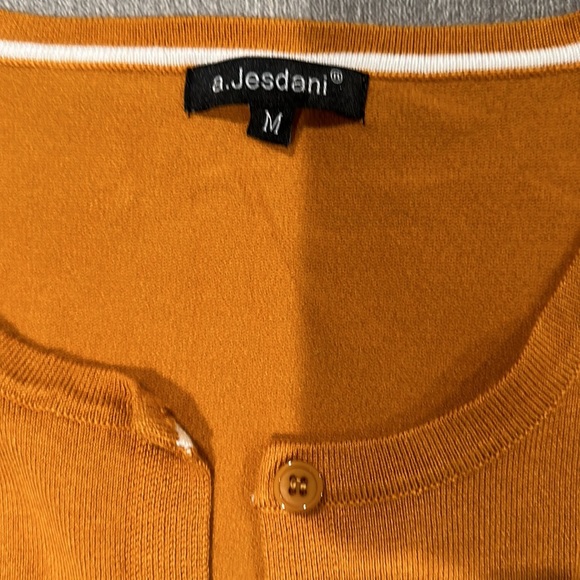 NWOT- a.Jesdani cardigan. Size M - Picture 7 of 10